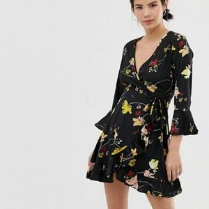 Wrap Ruffle Dress, Black Floral 3/4 Bell Sleeve Tie Wrap Dress, size 4
